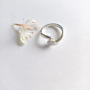 Curved Band Solitaire Ring